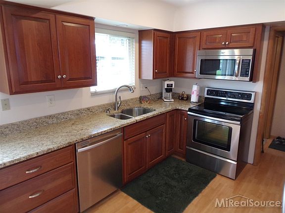 2nd image of 38027 Villa Mar St