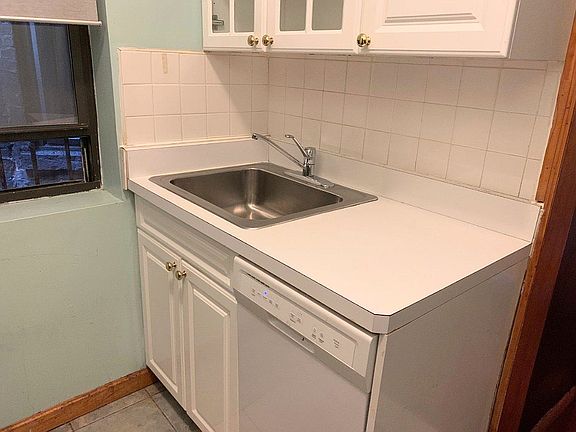 5th image of 146 W 10th St #1Y