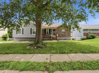 901 SW Foxtail Dr, Grain Valley, MO 64029