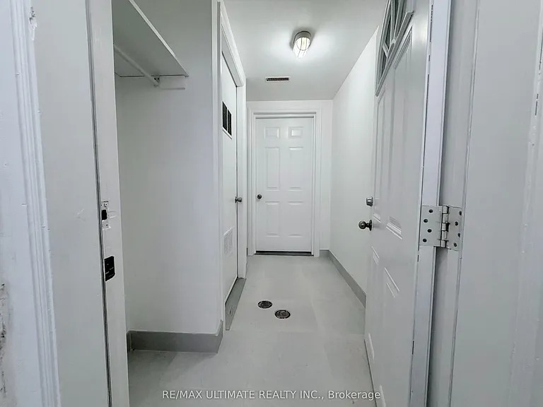 403 Winona Dr #LOWER — Photo 2