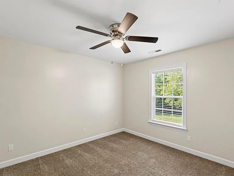 400 Mossy Oak Ln — Photo 14
