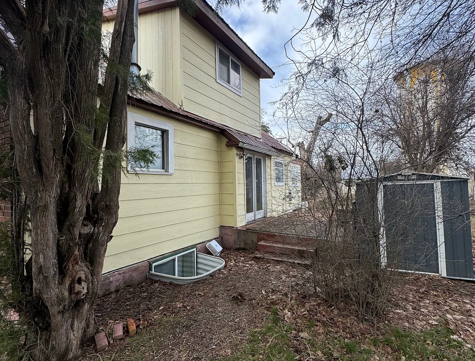 4 bed, 2900 sqft, $2,500 — Photo 2