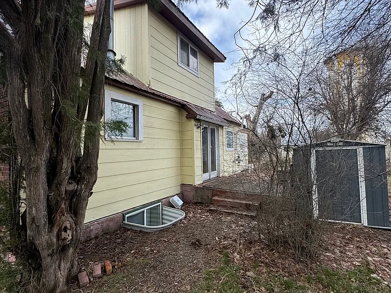 2120 W Strong Rd — Photo 2