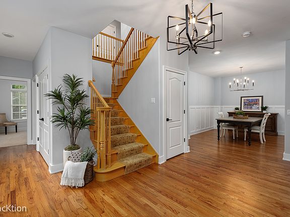 3rd image of 11917 Winterberry Ln