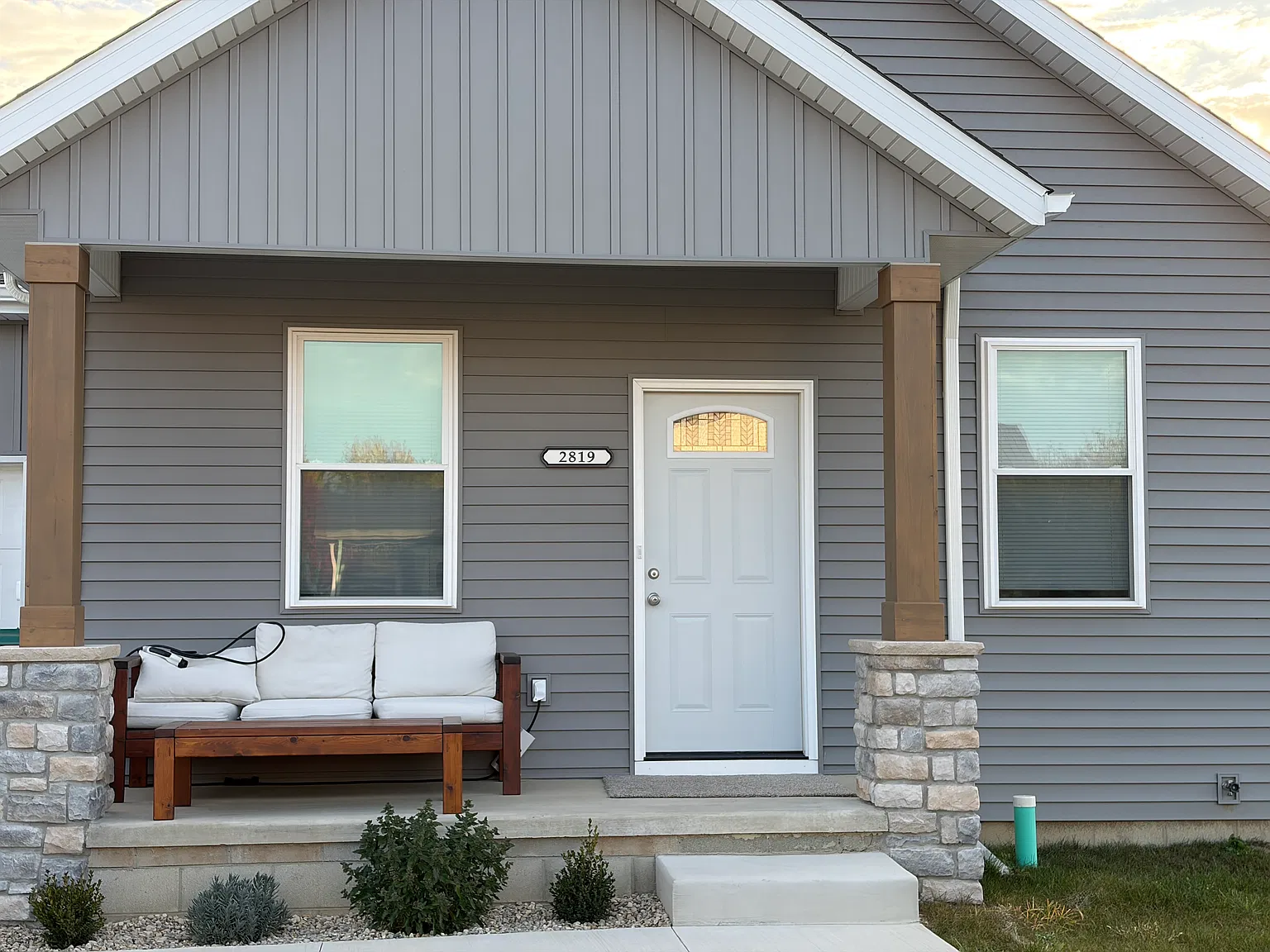 3 bed, 1265 sqft, $1,750 — Photo 1