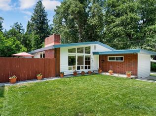 305 N C St, Mount Shasta, CA 96067