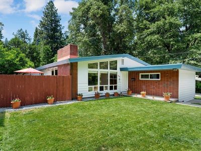 305 N C St, Mount Shasta, CA, 96067