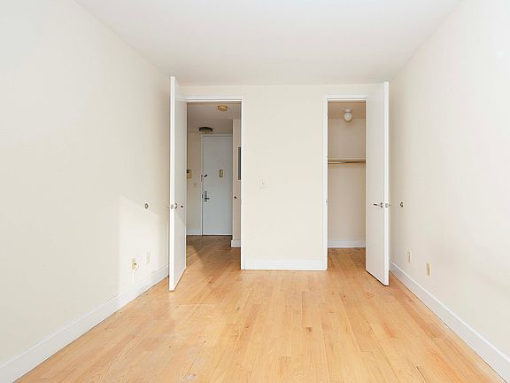 5th image of 756 Myrtle Ave APT 4b