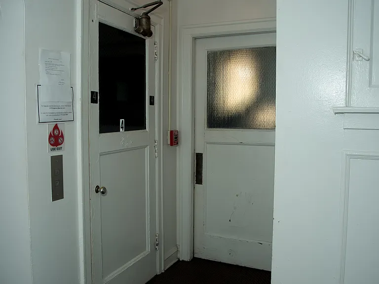 5737 N Kenmore Edgewater Apartments — Photo 13
