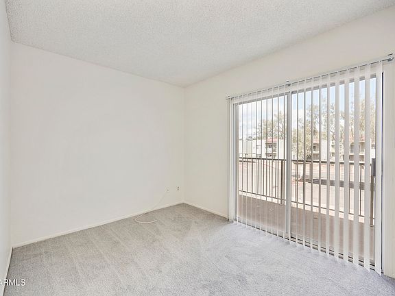 5th image of 2837 E MARCONI Avenue