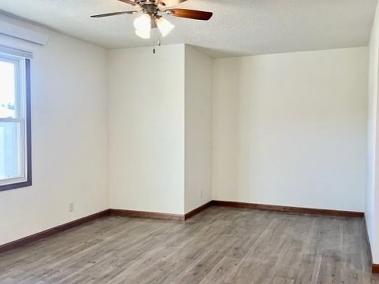 4910 Coventry Ct — Photo 12