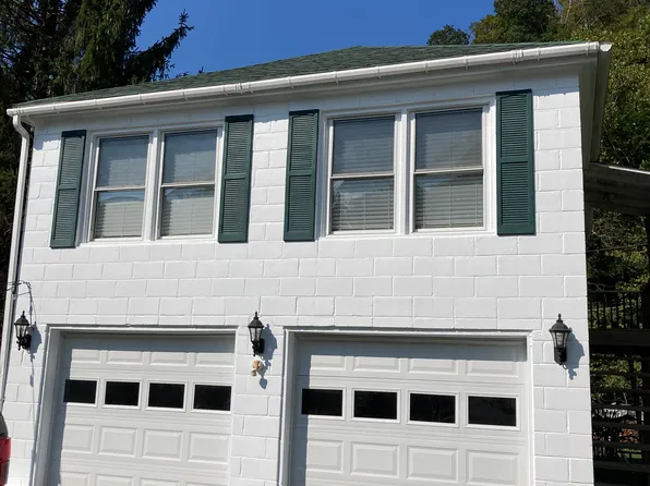 105 1/2 Simmons St, Freeman, WV 24724