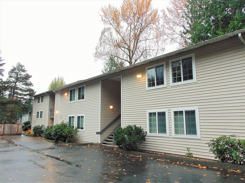 1st image of 2721 NE 195th St APT 4