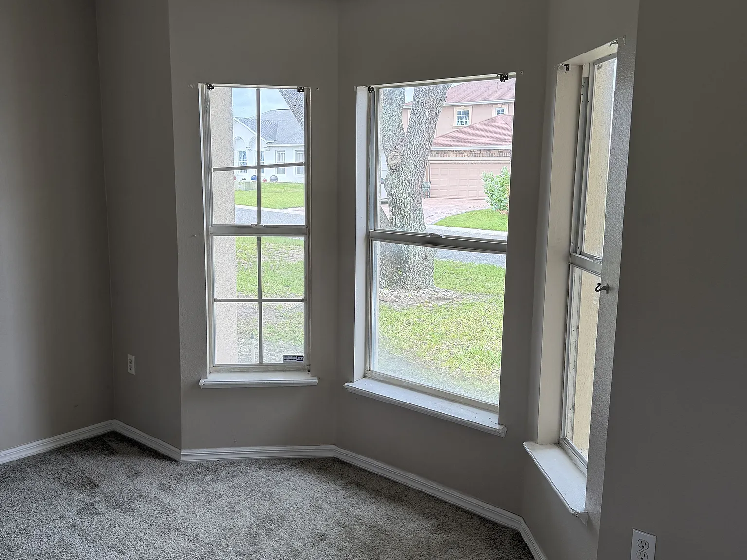 255 Lobelia Dr - Holly Hills Estates — Photo 3