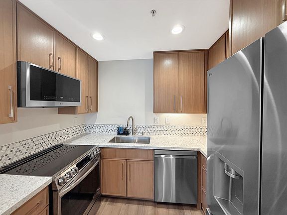 4th image of 350 K St Unit 315