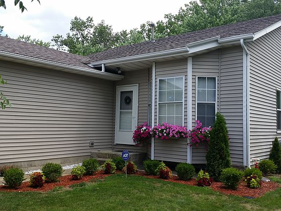 3rd image of 1656 Westbrook Dr