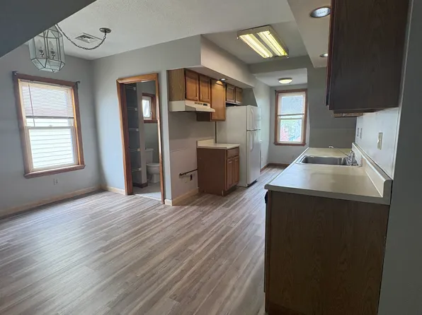 16 Harvard St #3, Chicopee, MA 01020