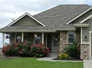 4070 Taneil Dr, Manhattan, KS 66502
