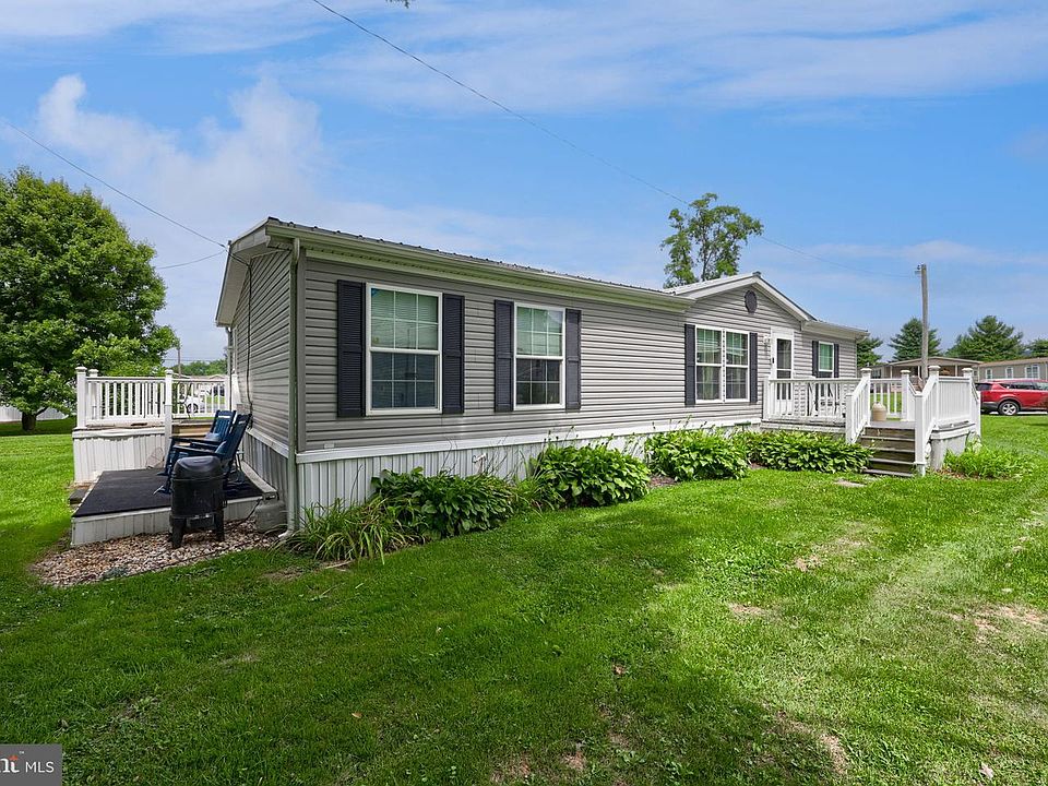 1st image of 204 Amber Cir