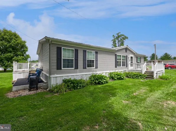 204 Amber Cir, New Holland, PA 17557