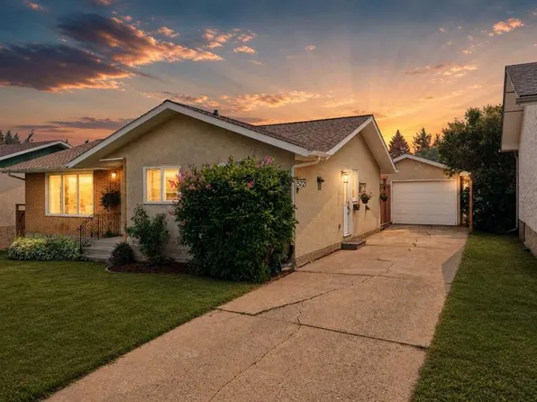 5721 N 55th Ave, Lacombe, AB T4L 1L8