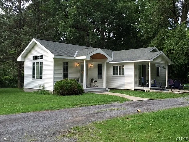 3166B Seneca Tpke — Photo 1