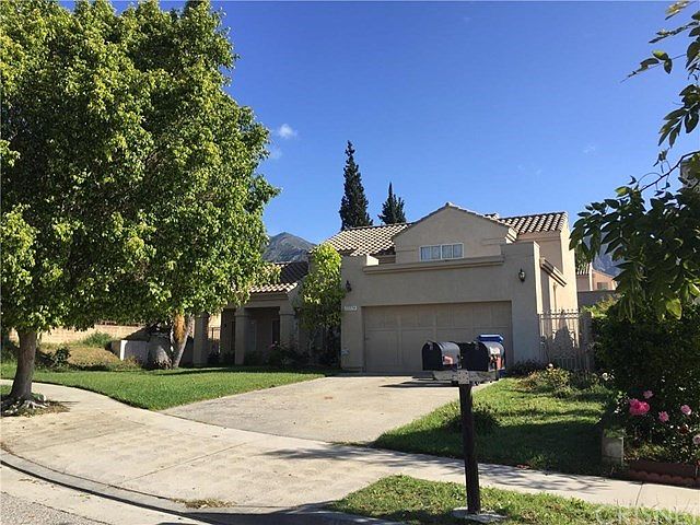 1st image of 13574 Azores Ave