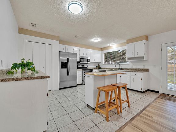 2nd image of 305 Pontevedra Ln