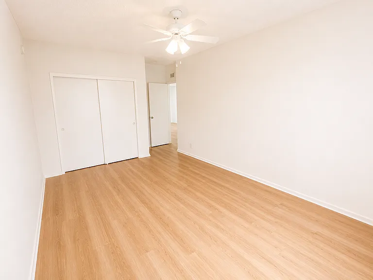 14341 Chandler Blvd — Photo 7
