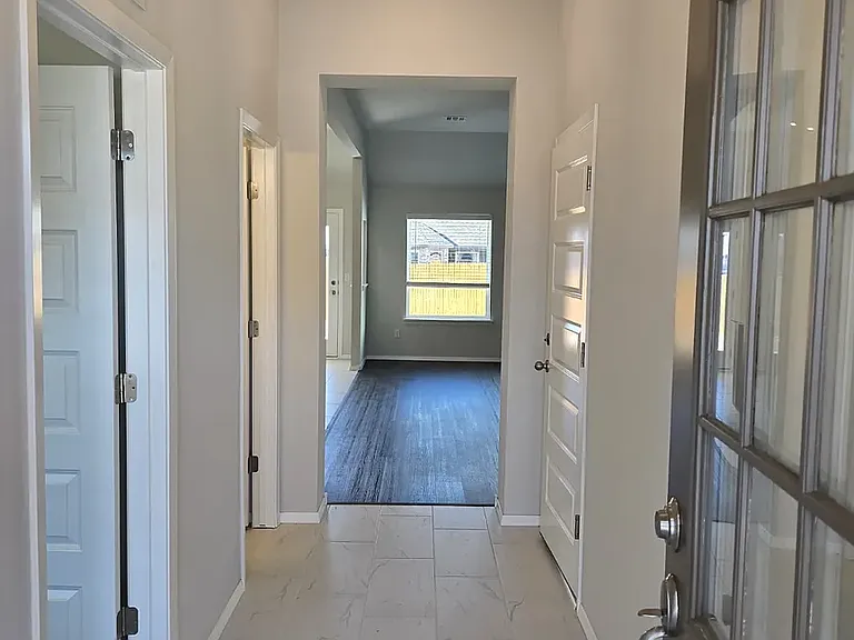 12462 S Maplewood Ave — Photo 8