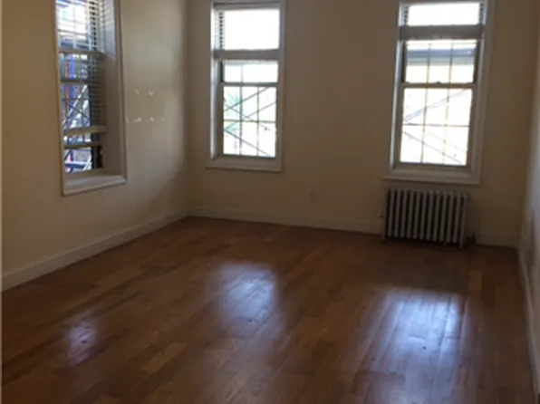 565 Dahill Rd, Brooklyn, NY 11218