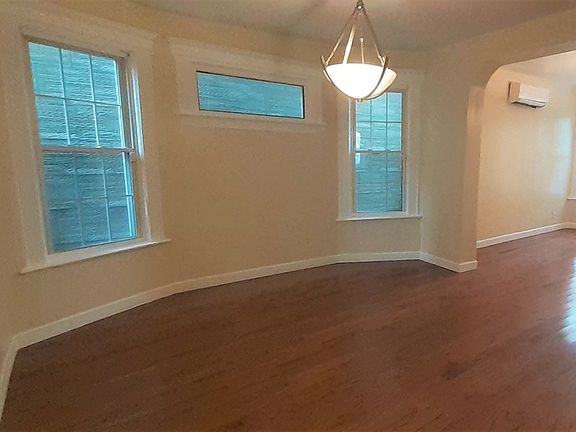 5th image of 13 Baldwin Ave #1