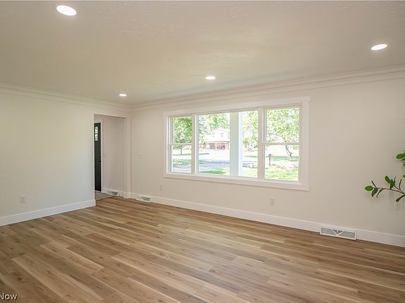 3rd image of 3648 Mulberry St NW