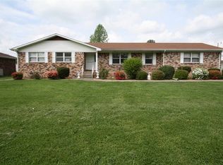 135 Geraldine Dr, Paducah, KY 42003