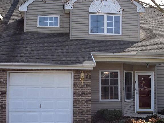 2nd image of 3 Grosvenor Ct #2