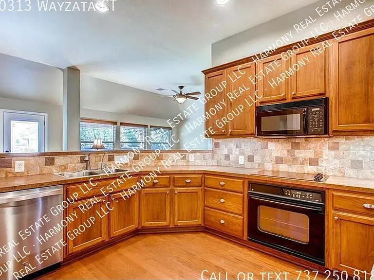 20313 Wayzata Ct — Photo 5