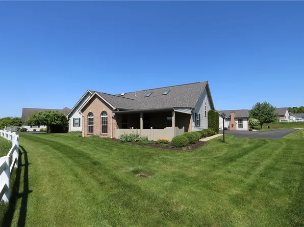 108 Carriage Dr, Freedom, PA 15042