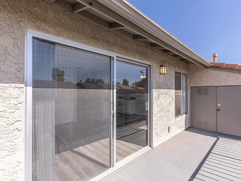 Sierra Vista — Photo 42