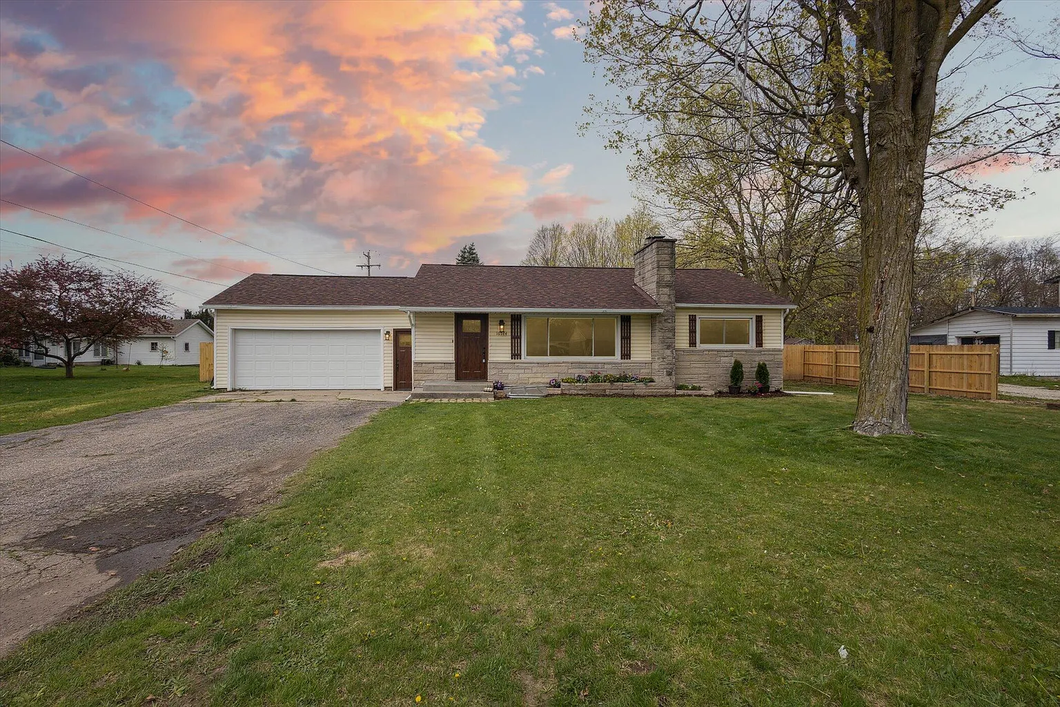 16544 Kellogg Ave photo 1