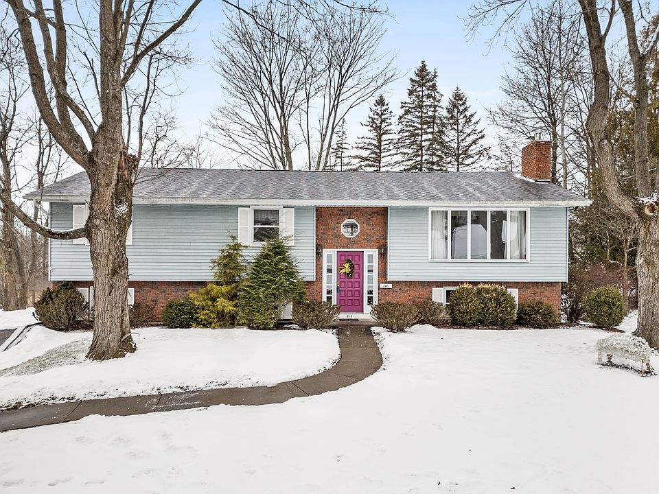 1st image of 515 Lowell Dr