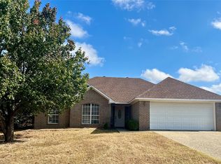 1406 Brookside Ct, Lindale, TX 75771