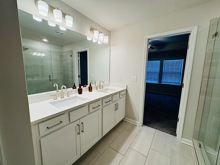 3716 Davis Cir — Photo 12