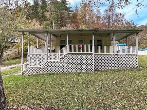 253 Godby Branch Rd, Chapmanville, WV 25508