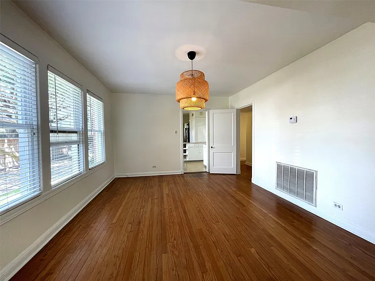 2102 Milford St #1 — Photo 7