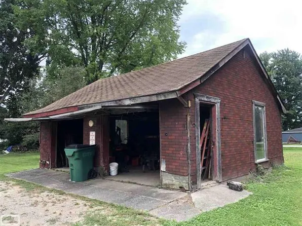 25990 Clinton Shore Dr, Harrison Township, MI 48045
