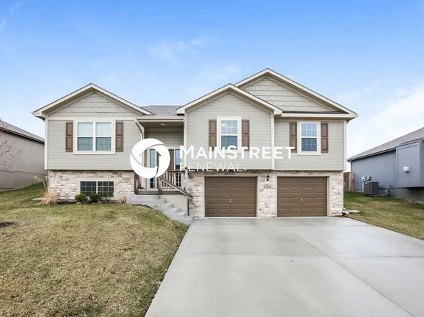 1305 NW High View Dr, Grain Valley, MO 64029