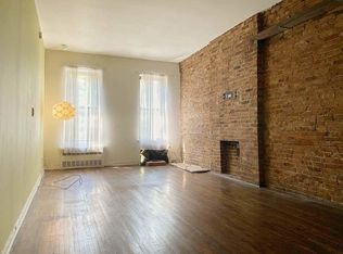 445 W 46th St #2B, New York, NY 10036