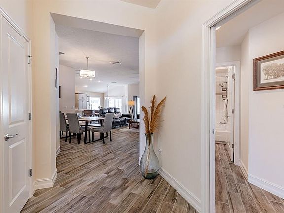 5th image of 580 Gough Pl