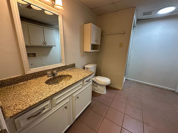2nd image of 203 Harkleroad Cir #613