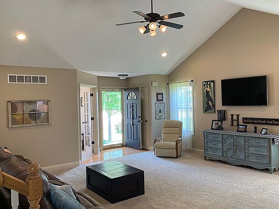 4th image of 3008 Appletree Dr